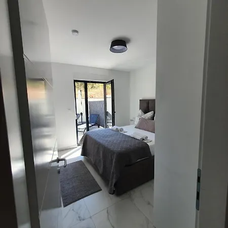 Betty'S Luxus Suite - 2 Pools Trogir Exterior foto