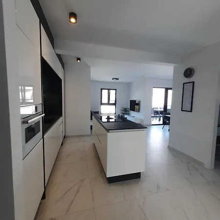 Betty'S Luxus Suite - 2 Pools Trogir Exterior foto