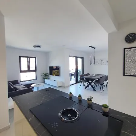 Betty'S Luxus Suite - 2 Pools Trogir Exterior foto