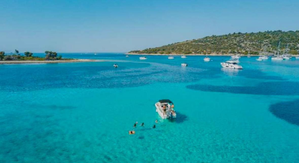 Betty's Luxus - 2 Pools Apartment Trogir